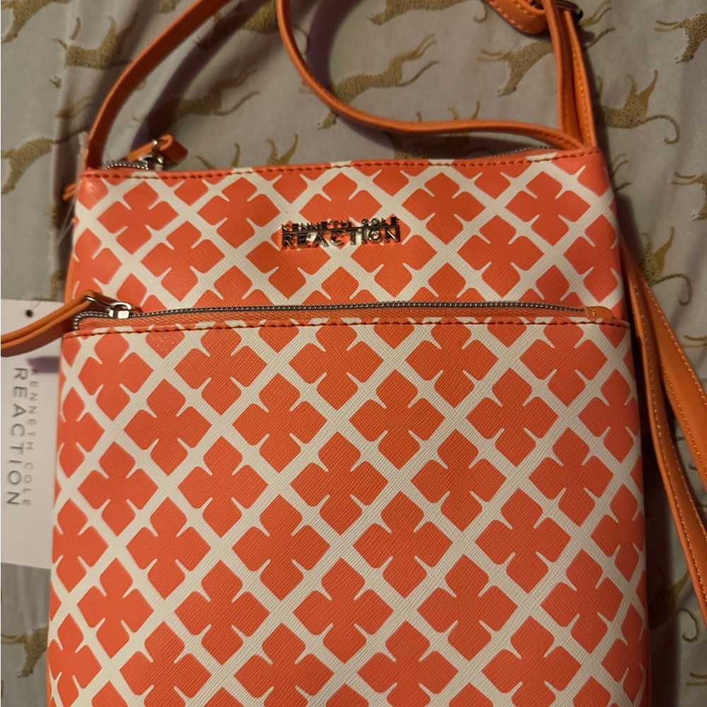 BNWT Kenneth Cole Reaction Orange White Pattern Crossbody Bag Zipper Pockets